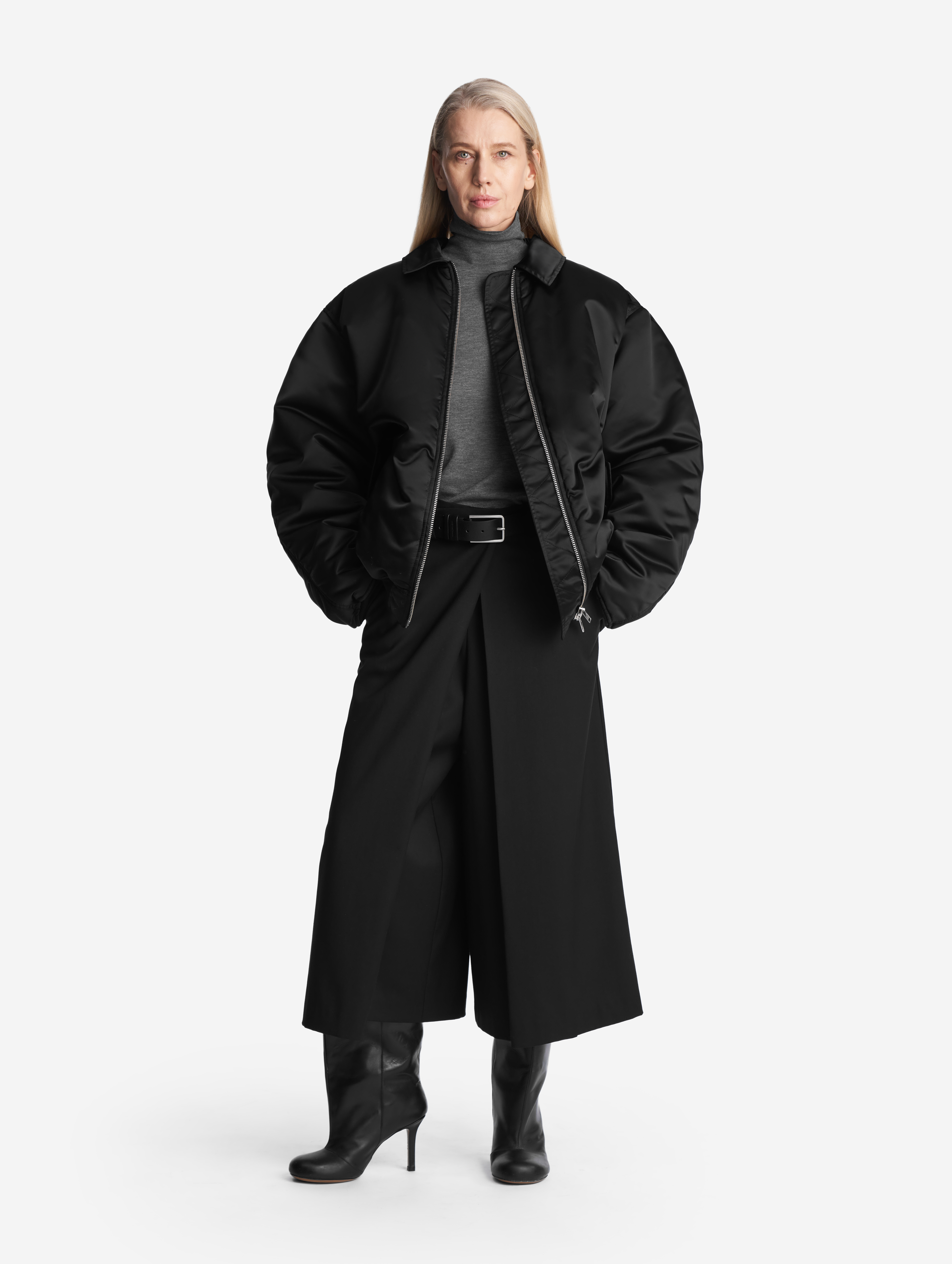 Утепленный бомбер