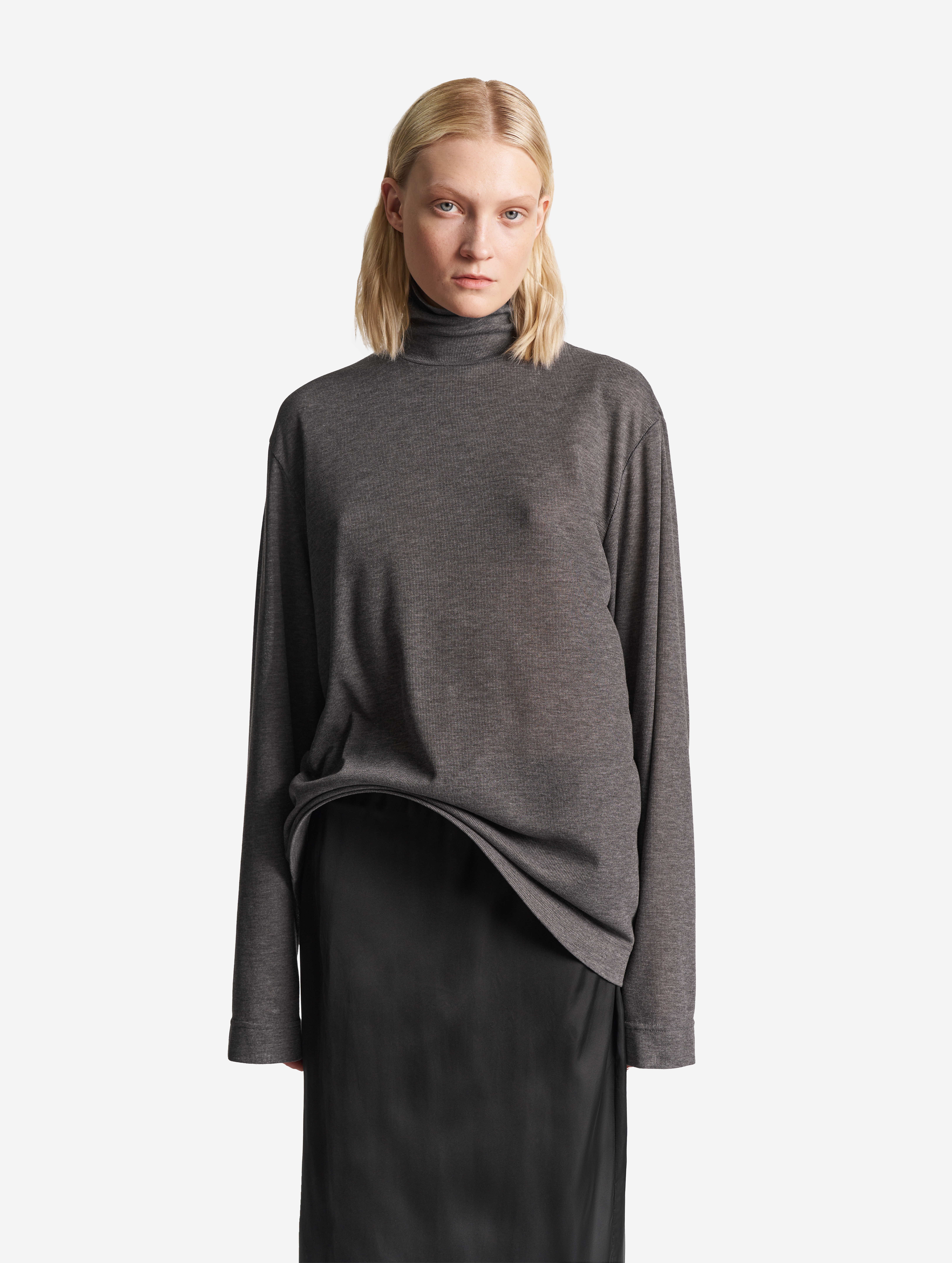 Тонкая трикотажная водолазка 7900₽