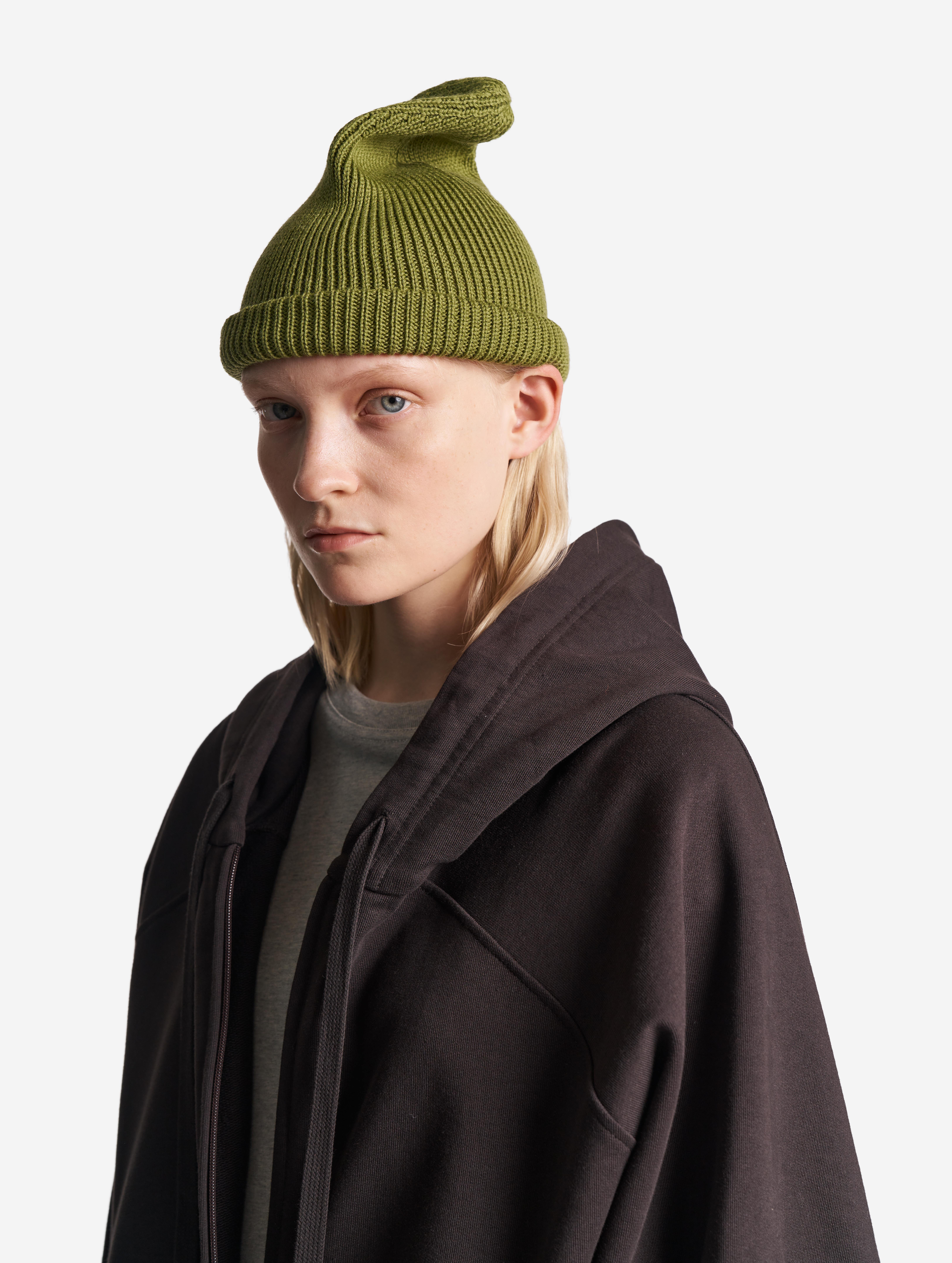 Вязаная шапка с отворотом 3500₽